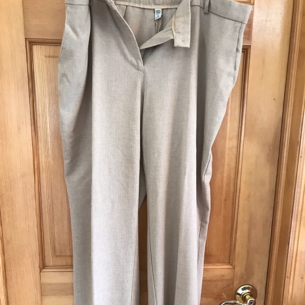 2/$15 Women’s AVENUE Trousers